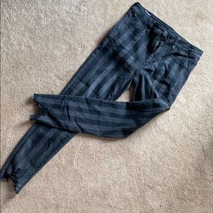 Raw hem ankle jegging